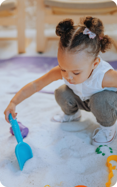 child-playing-sandbox child-playing-sandbox